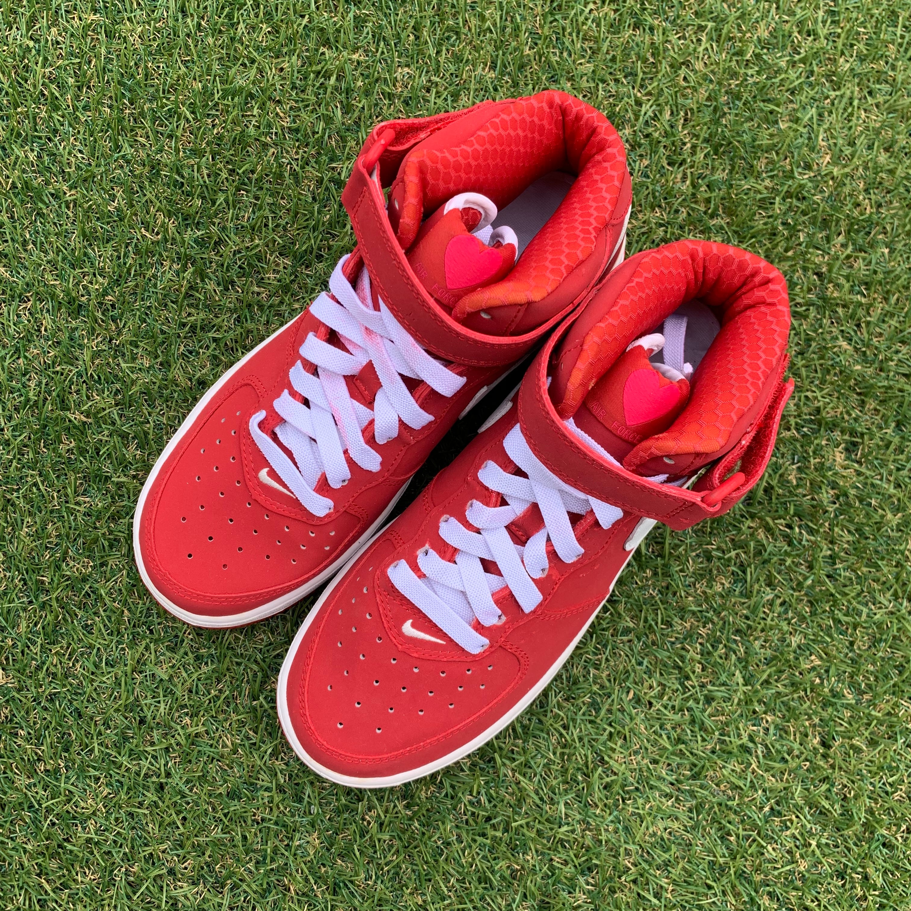 新品未使用Nike Air Force1 エアフォース ハイカット バレンタイン ナイキ NIKE エアフォース1 AIR FORCE1 MID バレンタイン ハイカット