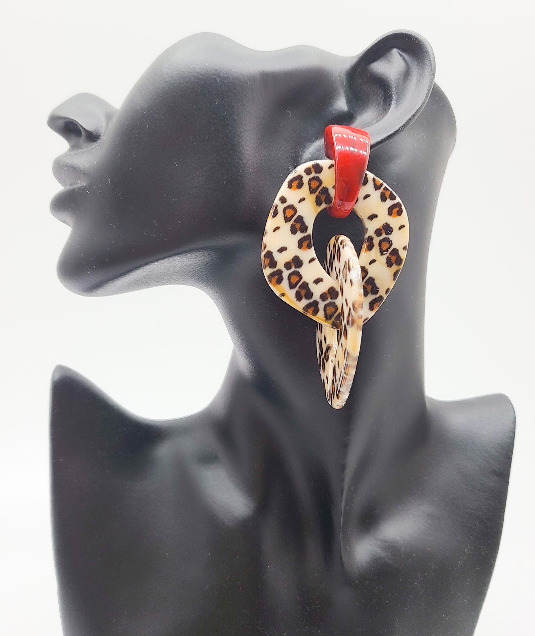 レオパード 幾何学模様 ドロップピアス ベージュ イヤリング アニマル 豹柄 ヒョウ柄 大振り 大振りピアス