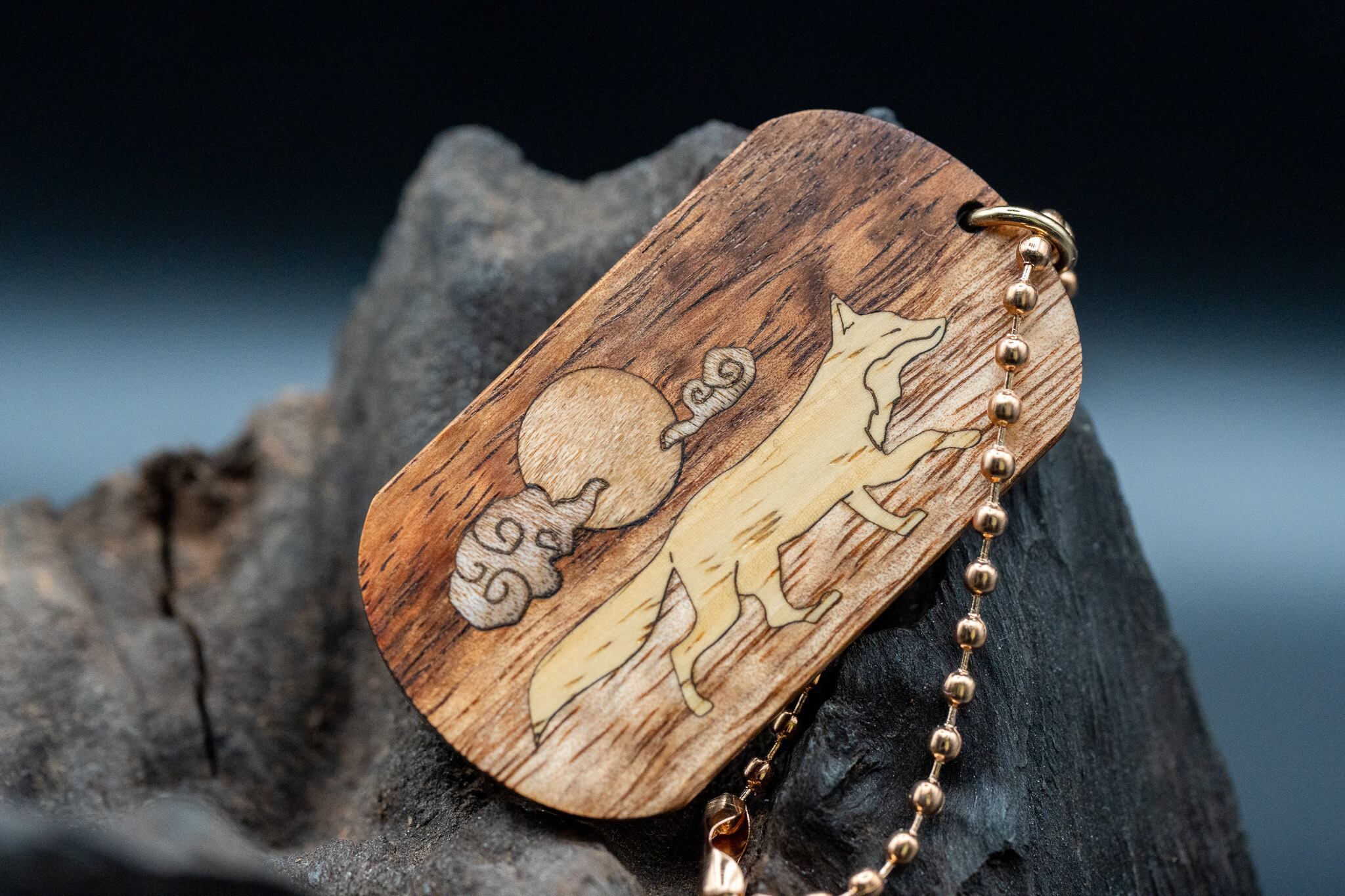 【王族の愛した銘木】 ハワイアンコア ドッグタグ 象嵌 十五夜きつね