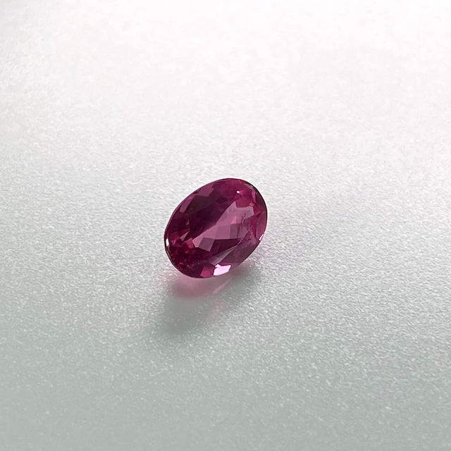 ⁂天然⁂　◇アヤナスピネル◇（蛍光）　0.92ct　タンザニア産