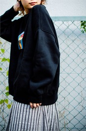 4.5TATAMI Big Silhouette Sweat black