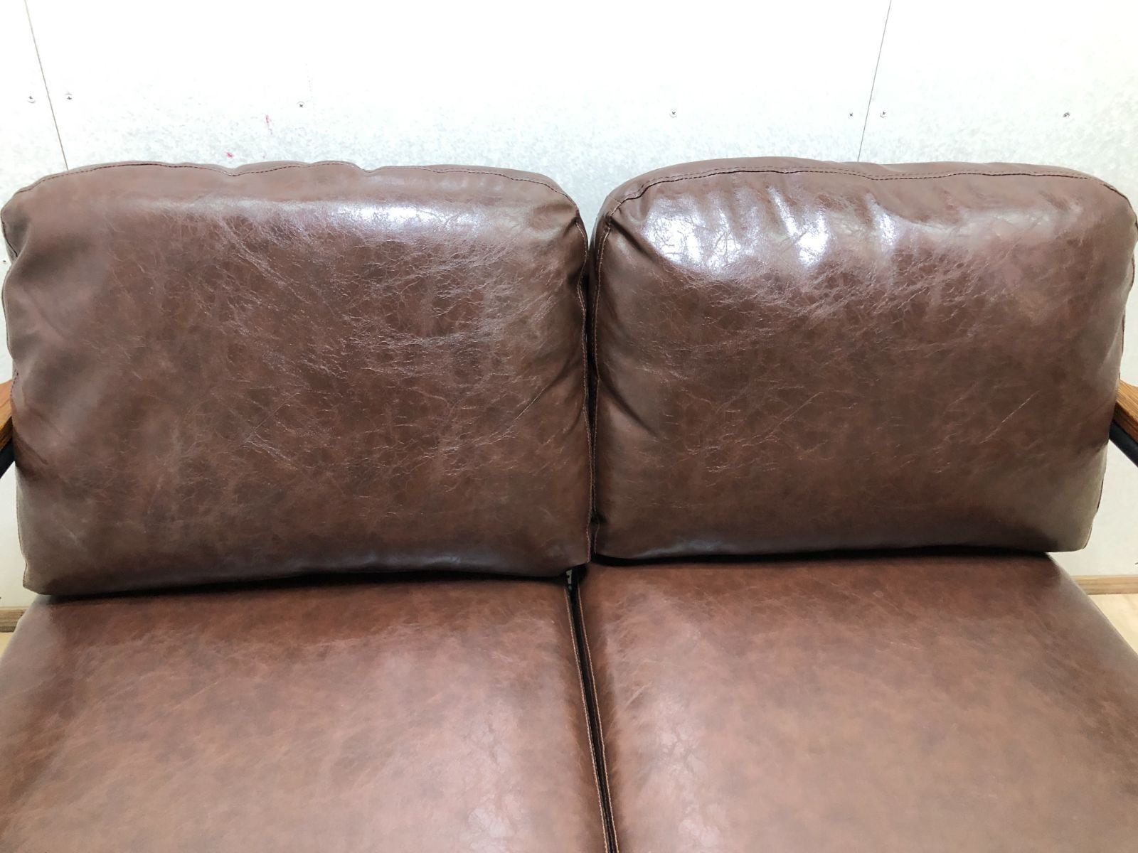 ソフトレザー　鉄脚　2人掛け　ソファ　肘付き　75050-1-010 ソフトレザー 鉄脚 2人掛け ソファ 肘付き 75050-1-010 | みなと屋本舗