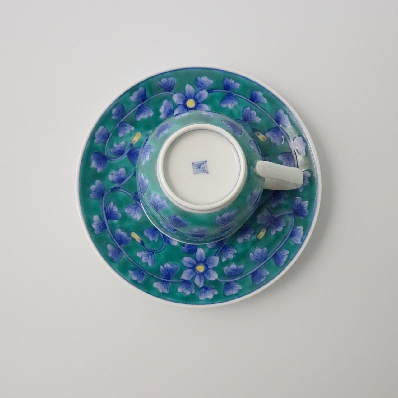 伊万里鍋島焼 畑萬陶苑 グリーン唐草 コーヒーカップ＆ソーサー（化粧