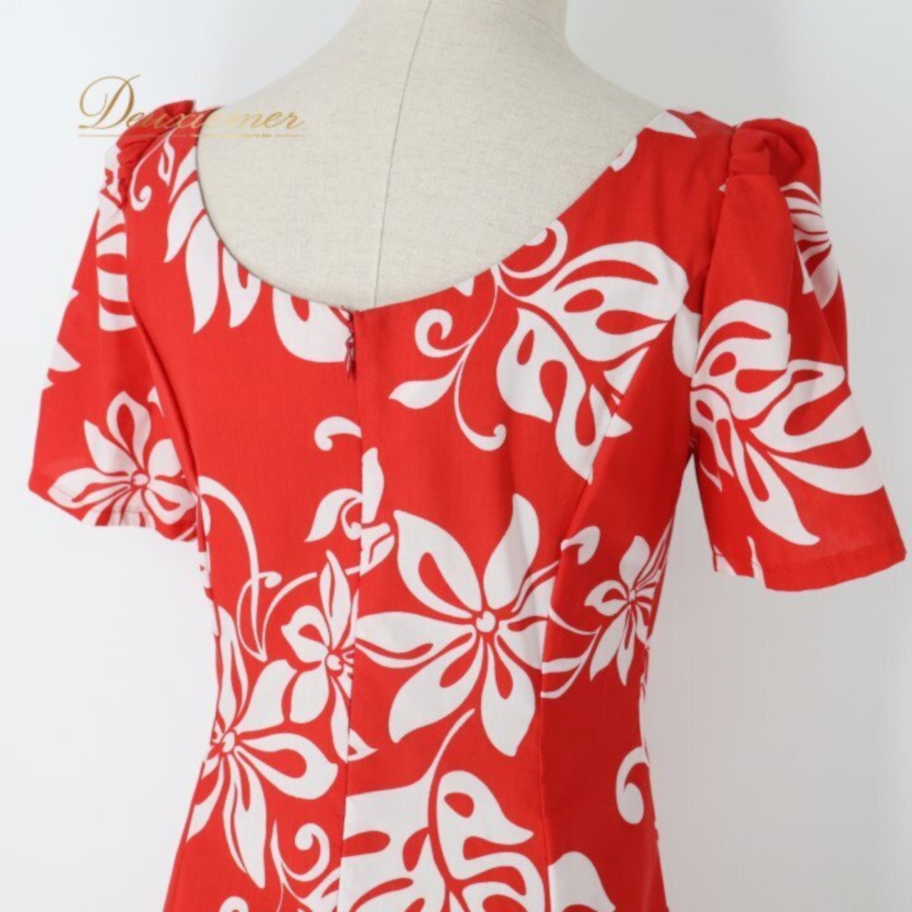 フラダンス 衣装 ワンピース ドレス レッド系 HulaKu 日本製 ハワイアンプリント モンステラ柄 植物柄 半袖 フレアスカート アロハ フラ ダンス レッスン 練習 赤 白 ホワイト系 ハワイアンダンス レディース 華やか 鮮やか かわいい おしゃれ アロハシャツ ハワイ風 大人用 お祭りイベント フラメンコ服 文化体験 旅行 おそろいカップル衣装 薄手 スミレ 赤系 ホワイト系 レッド系 フラダンス衣装 フラワンピ バックスタイル レッドドレス アロハ柄 日本製衣装 成人式 結婚式 ハワイ