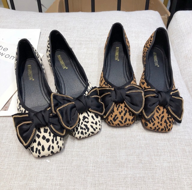 Animal ribbon pumps