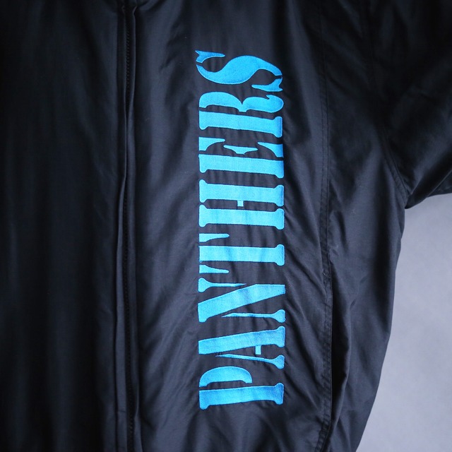 "black×blue" NFL good coloring and embroidery  design loose silhouette high-neck blouson（with hood）