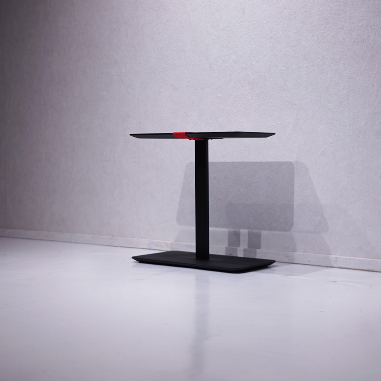 Viccarbe Serra Table / モダン デザイナーズ テーブル ヴィッカルベ セラ サイドテーブル 美品 Victor Carrasco（関連:Calligaris,Magis,arper）