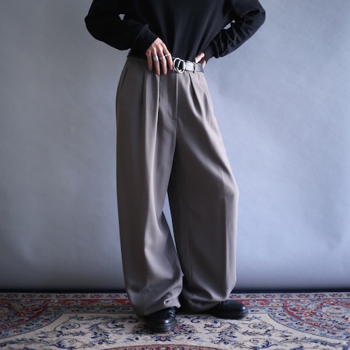 2-tuck tapered silhouette gray-beige wide wool slacks（with liner）