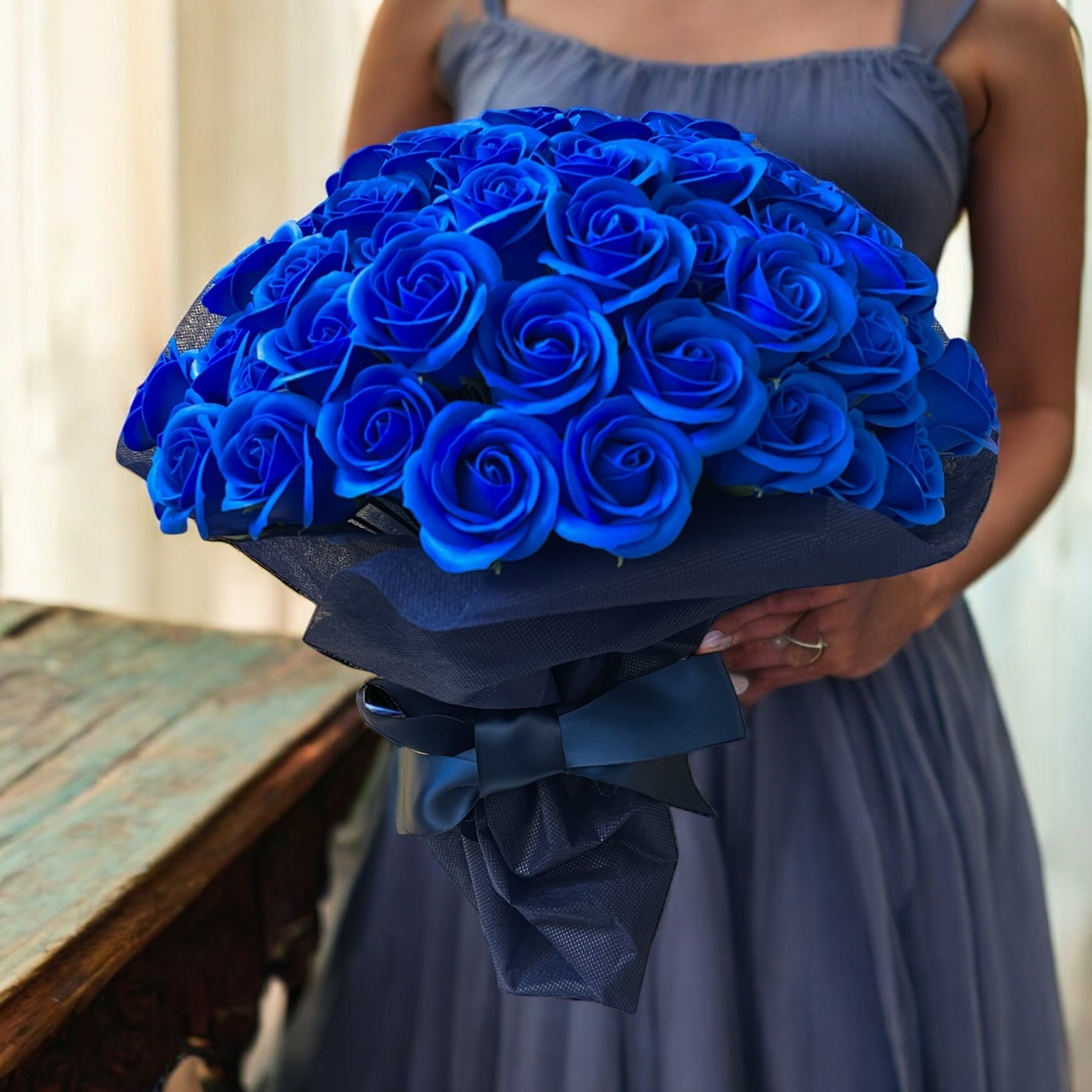 ロイヤルブルー L(100本) サヴォンローズ 花束 | 石鹸素材のバラの花束