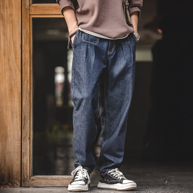 Tuck patch pocket tapered denim pants 00348