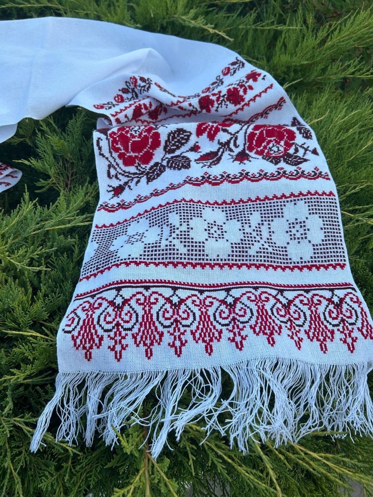 ウクライナ伝統手刺繍祭具タオル「ルシニク」 - 3