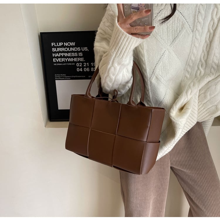本革トート ショルダーバッグ 中サイズ ブラウン | 本革工房 Under the