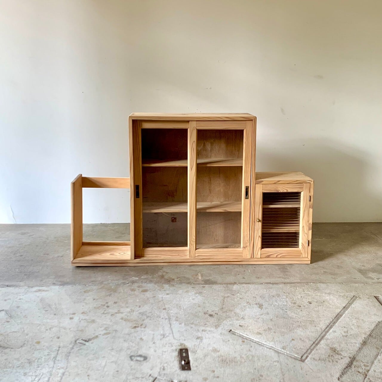 本立て ガラス戸のキャビネット　古家具　0591