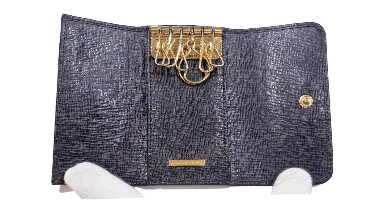 【人気】FENDI フェンディ ズッカ柄 6連キーケース ラウンドファスナー FENDI フェンディ ズッカ柄 6連キーケース ゴールド ロゴプレート PVC