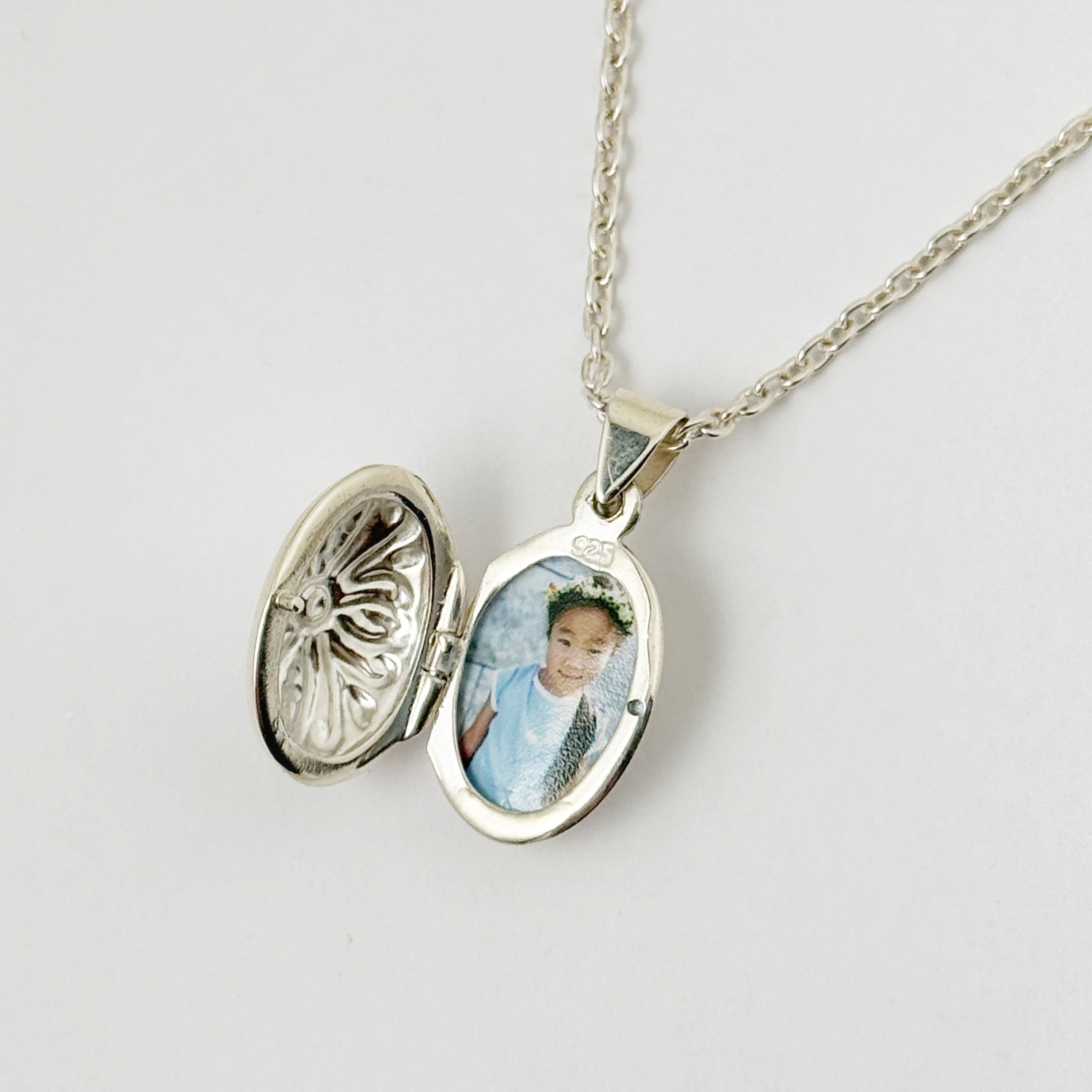 アーモンド型 フラワー ロケット ペンダント （チェーンオプション