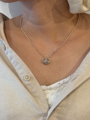 GUCCI / vintage heart GG necklace.
