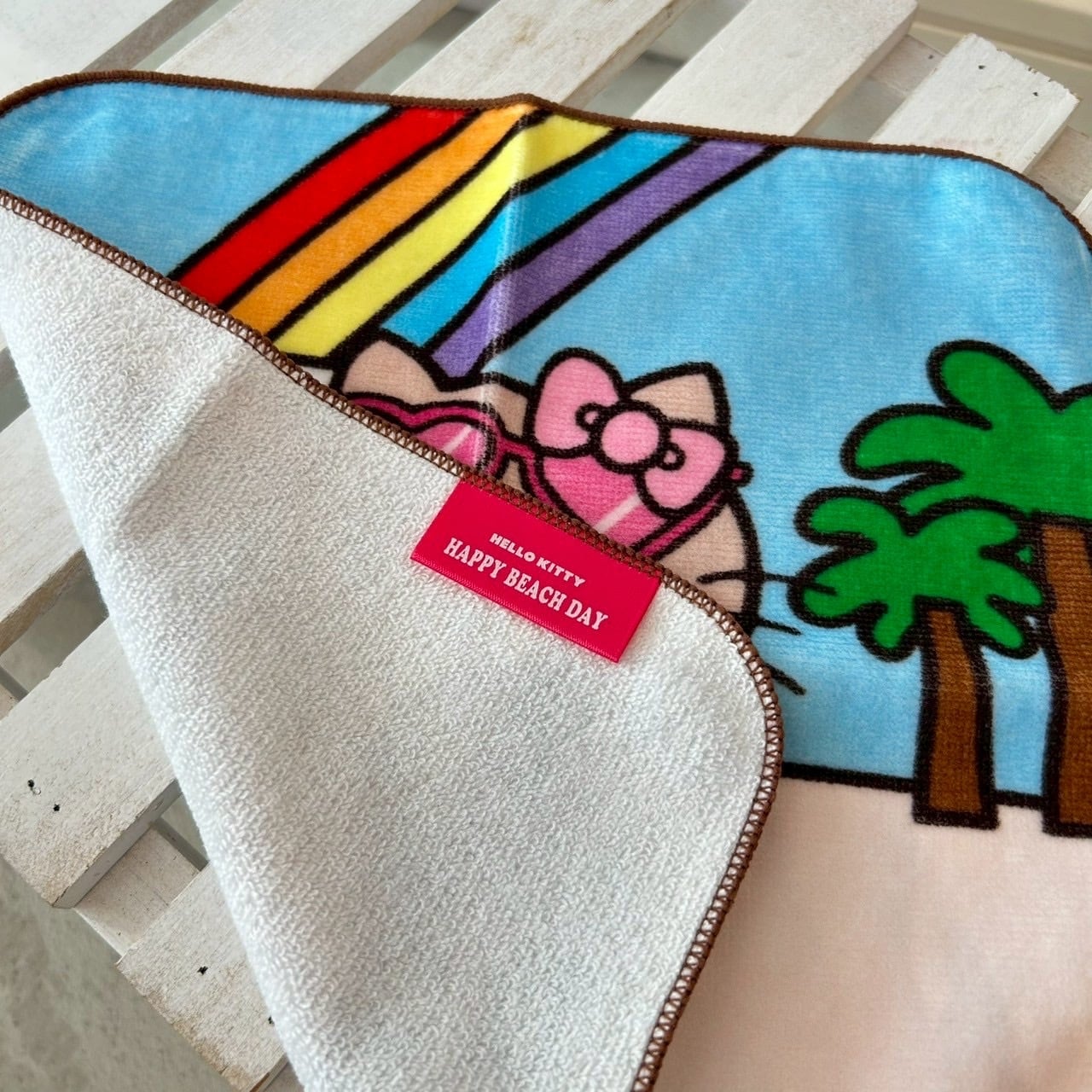 日焼けキティ HELLOW KITTY ハローキティ ハンドタオル | LIFE is goods