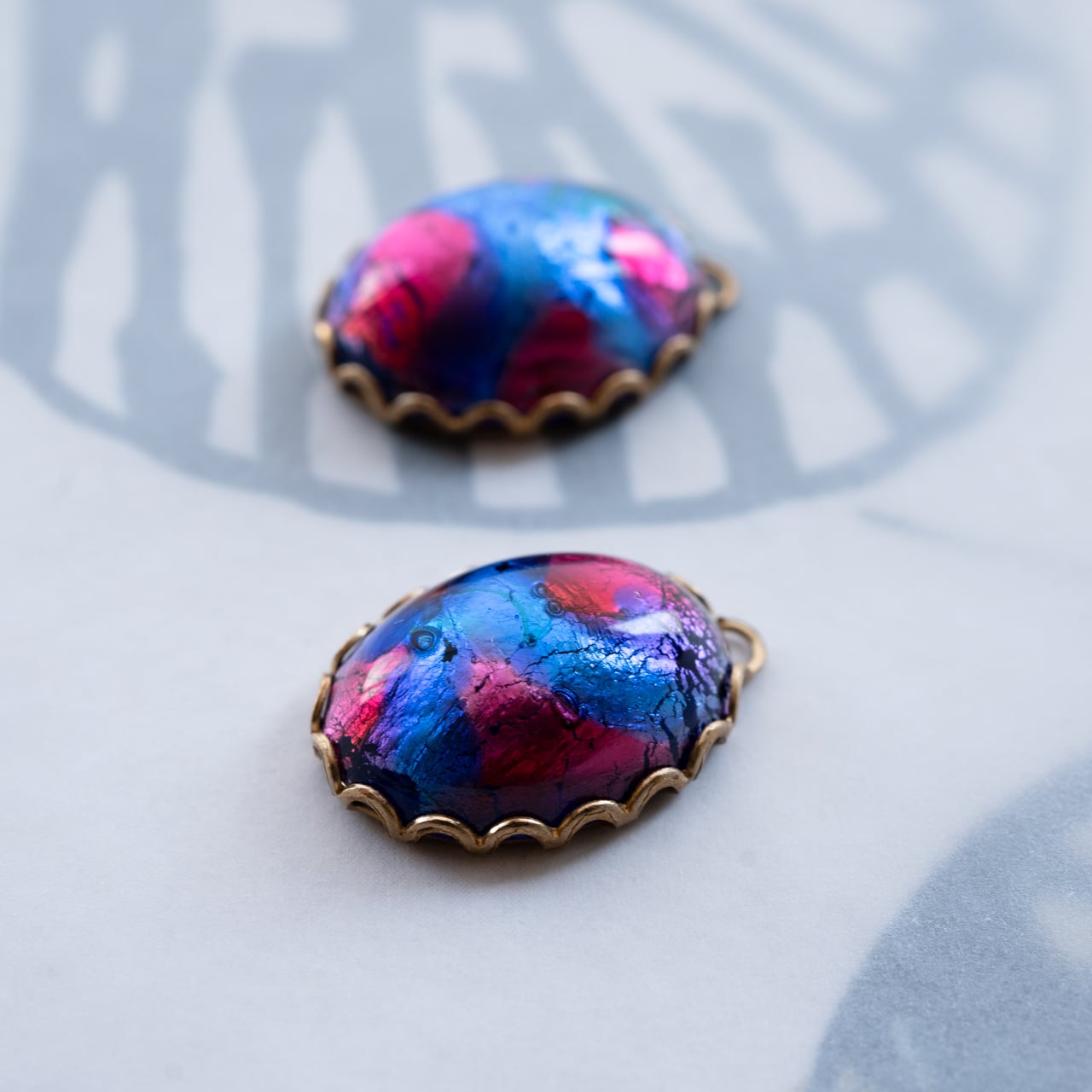 チェコスロバキア ヴィンテージ オーロラのカボション(ブルー×グリーン・1コ)