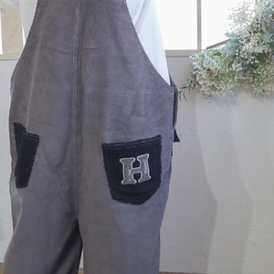 【そっと繋がる。】服ごと自分を説明するコーデュロイ 猫　ゆるだぼサロペット【全身で個性主張