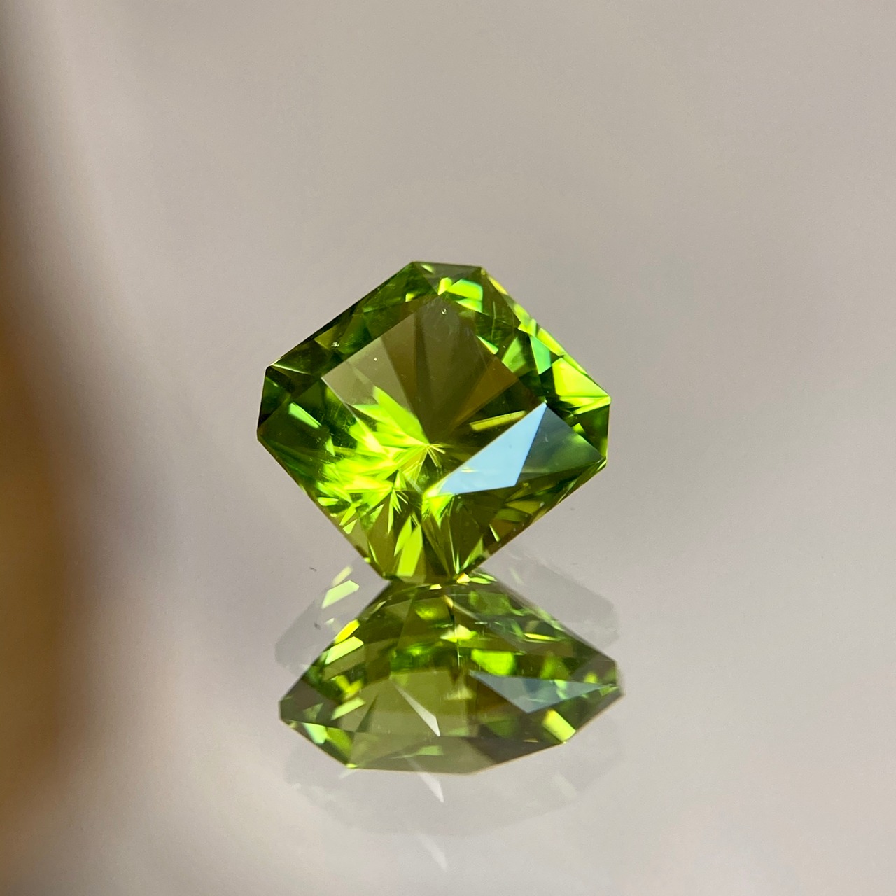 ペリドット 1.443ct 黄緑色 簡易ソーティング付き