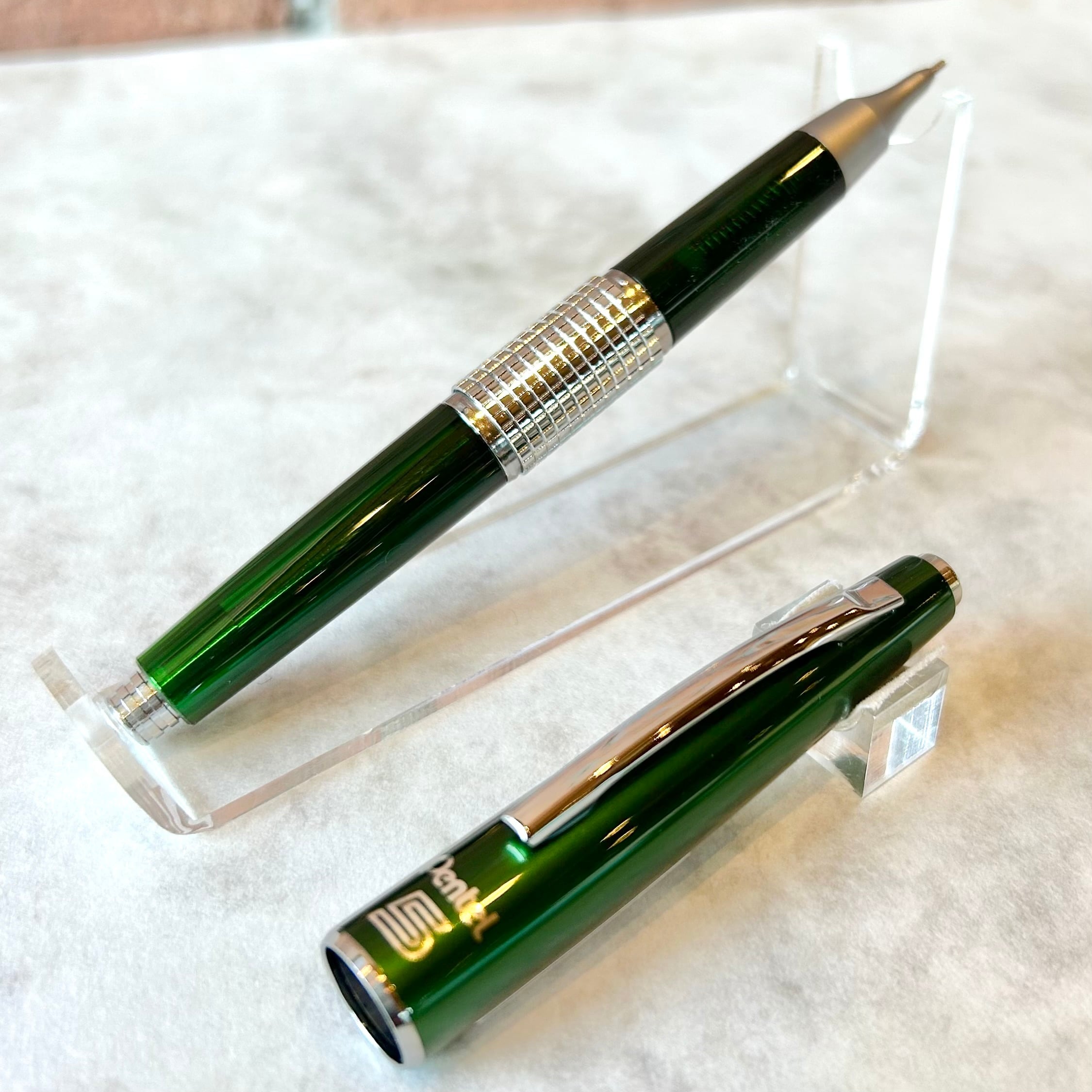 限定品】ぺんてる「KERRY」シャープペンシル／レトログリーン（紀寺