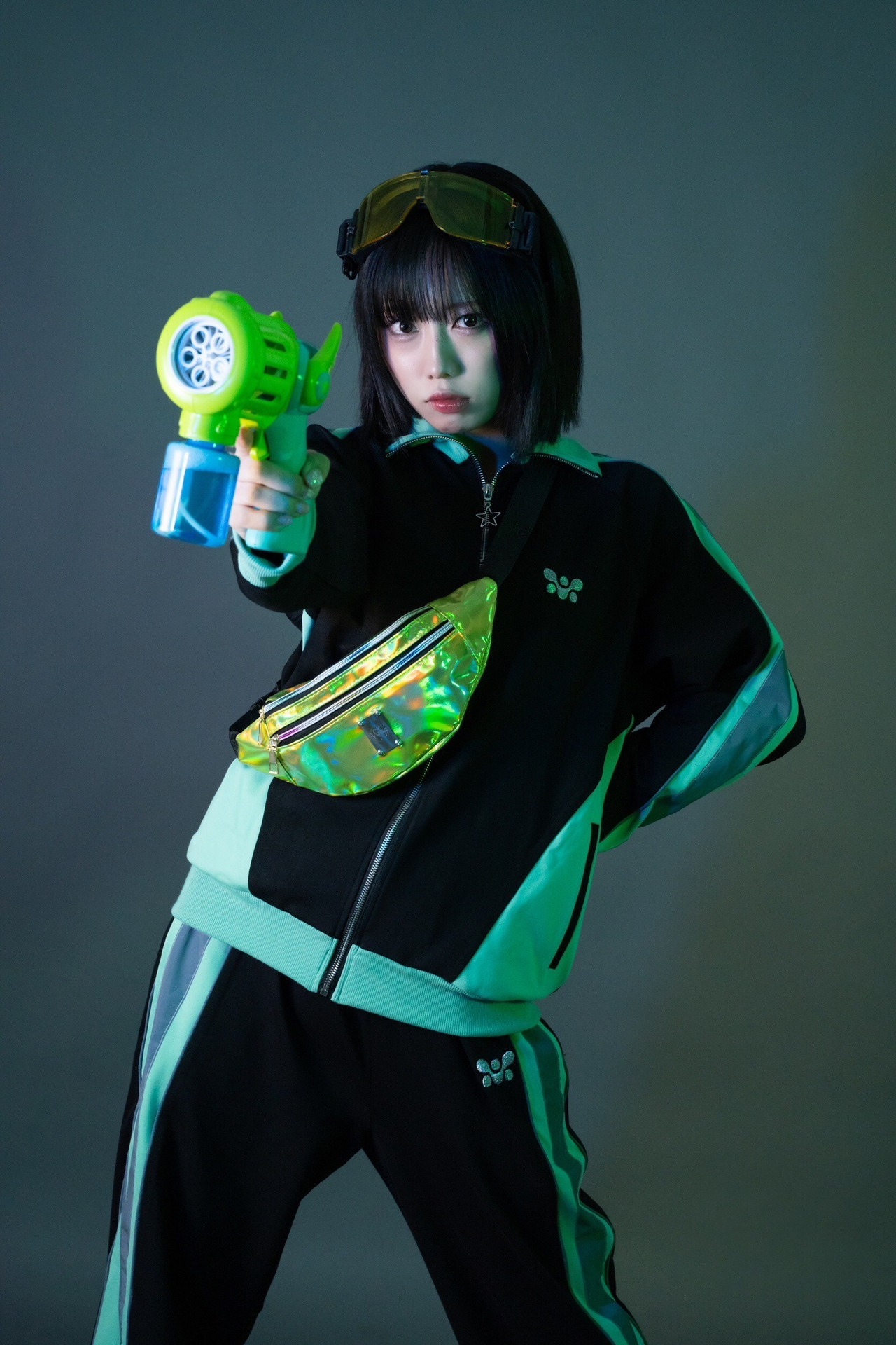 ∴ yuenii item stock bag / alien