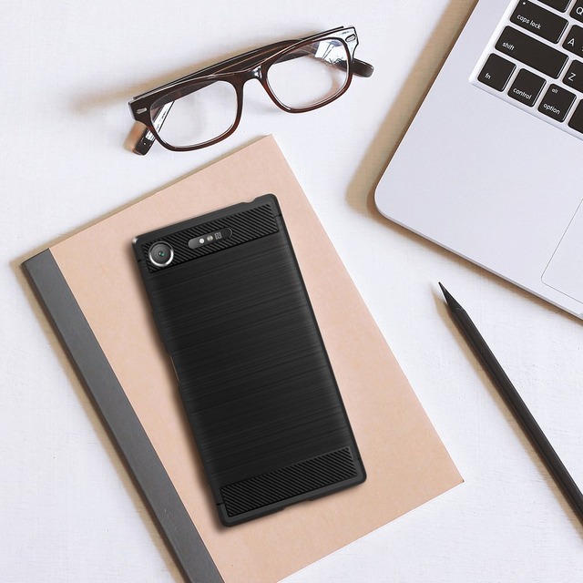 Simpeak Sony Xperia XZ1 対応 ケース ラギッド Xperia XZ1 適応 炭素繊維カバーSO-01K SOV36 対応 TPU保護バンパー 弾力性付き (ブラック)