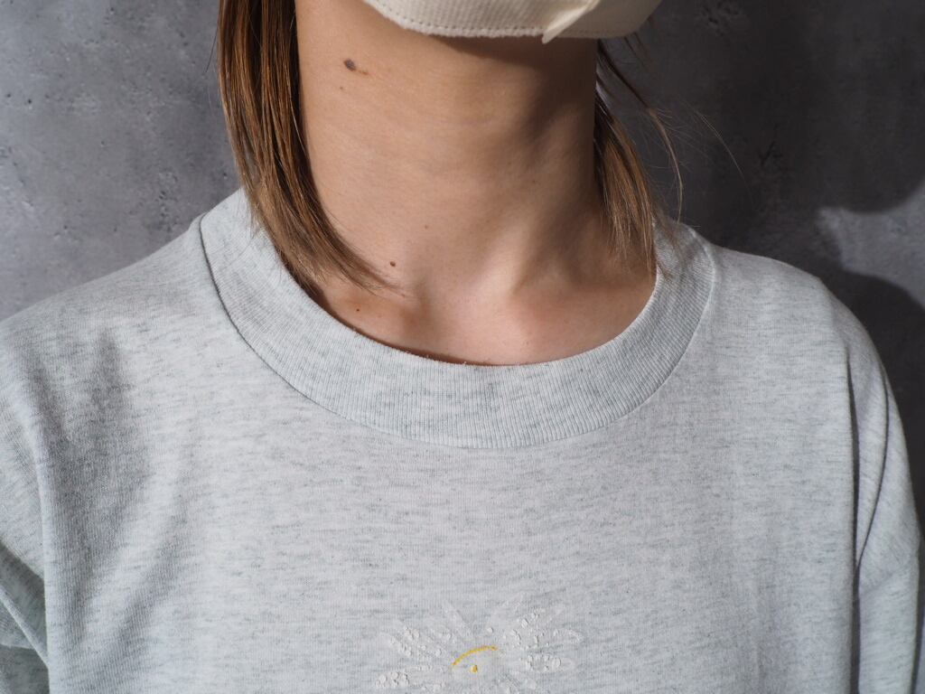 1990s fruit of the loom Flower printed vintage Tee (made in usa)