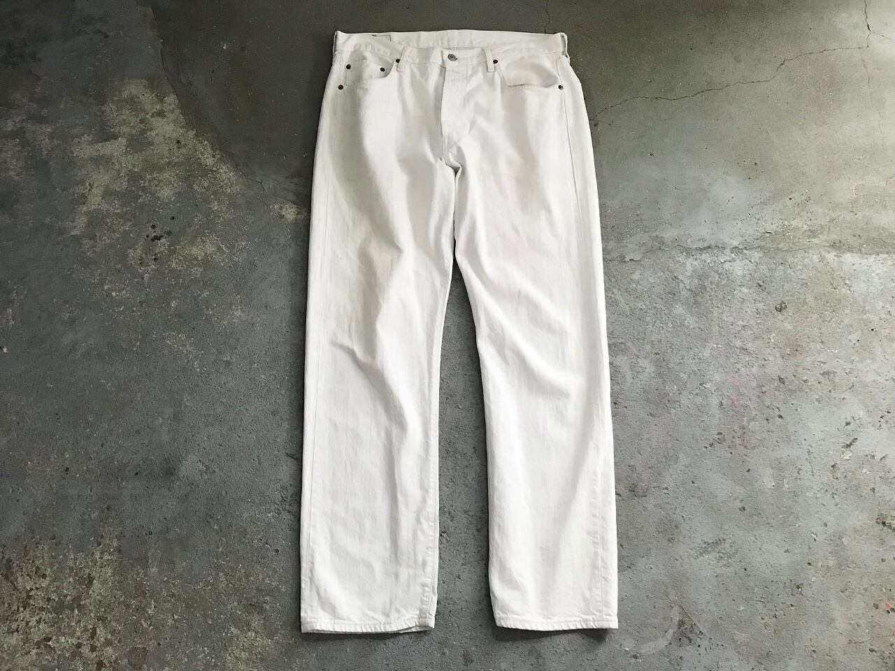 2000s Levi's 501 white denim pants