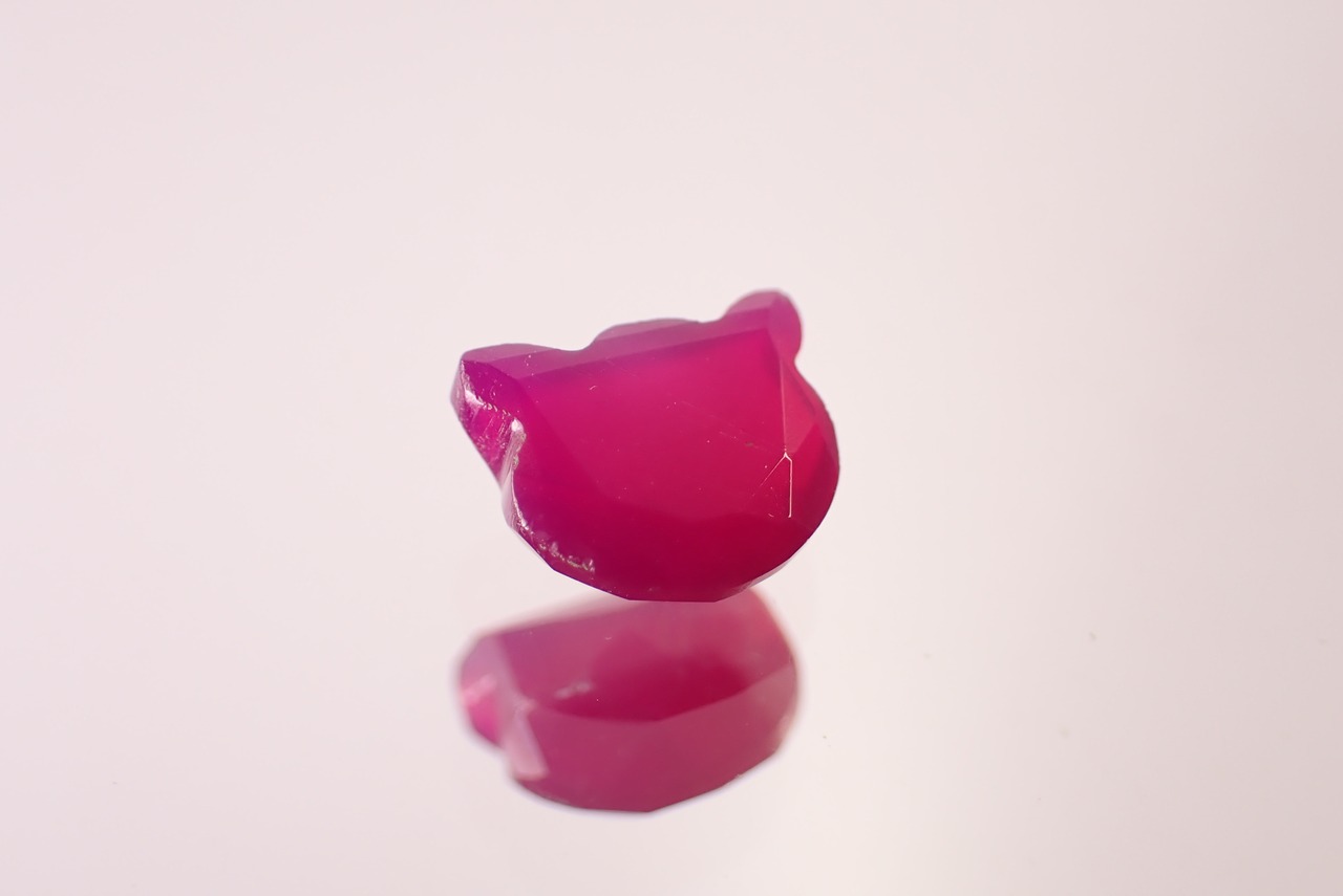 ピンクカルセドニー(猫カット)　1.31ct　[D11‐368]