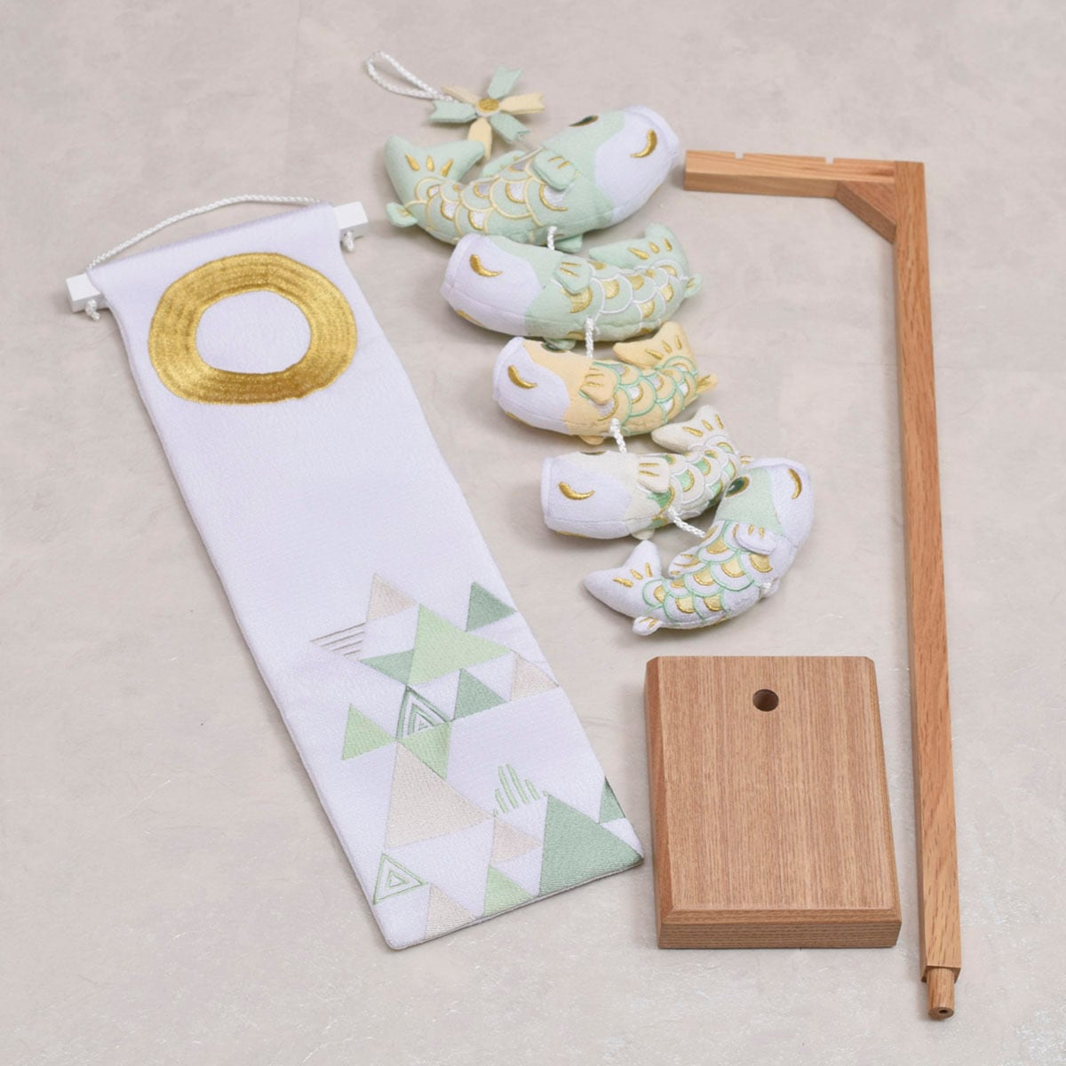 鯉のつるし飾り【ほのか鯉 萌黄 】コンパクト｜おしゃれ｜モダン