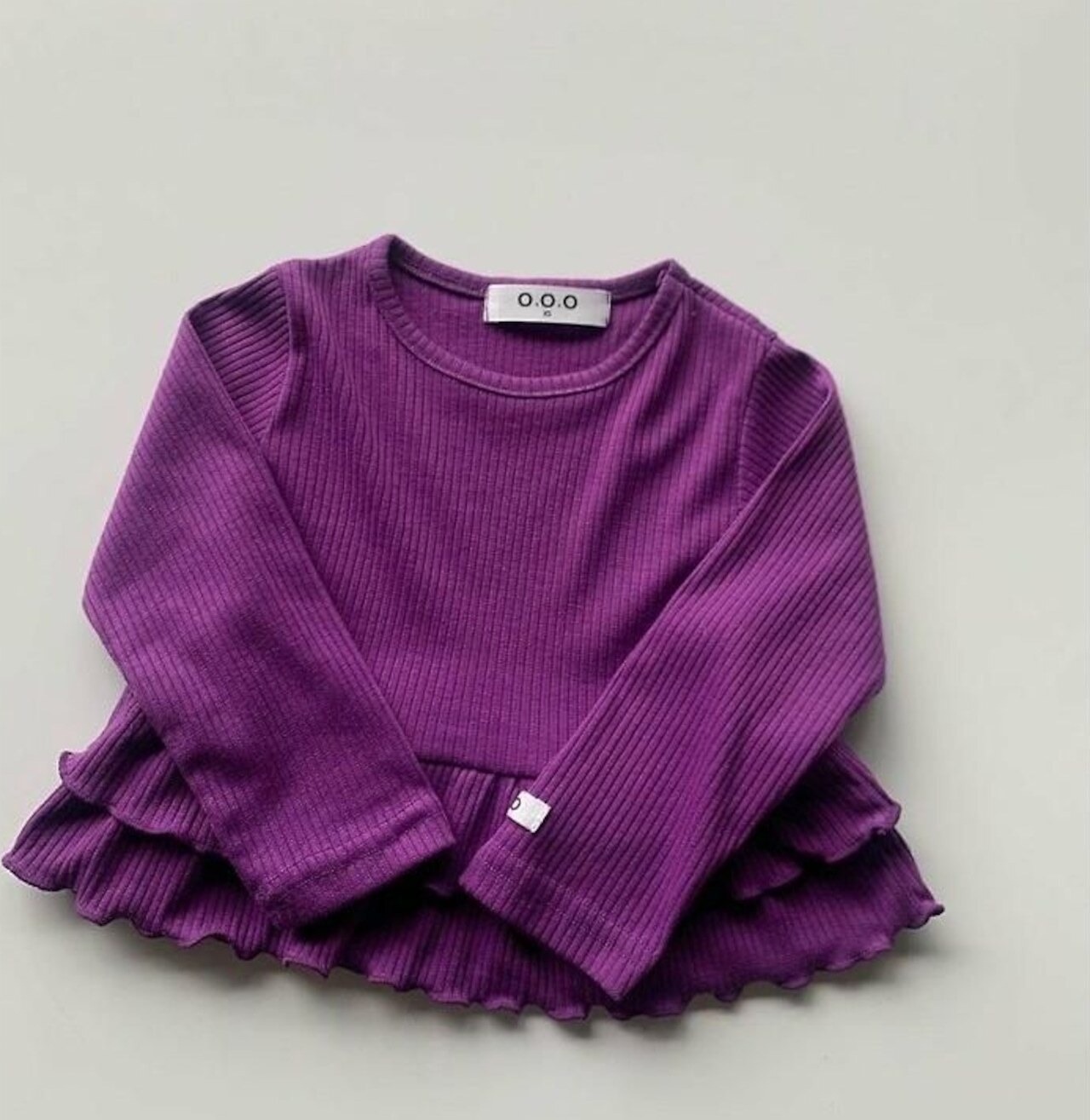 韓国子供服 / O.O.O / ロビナTシャツ / 秋服 *XS~XL*