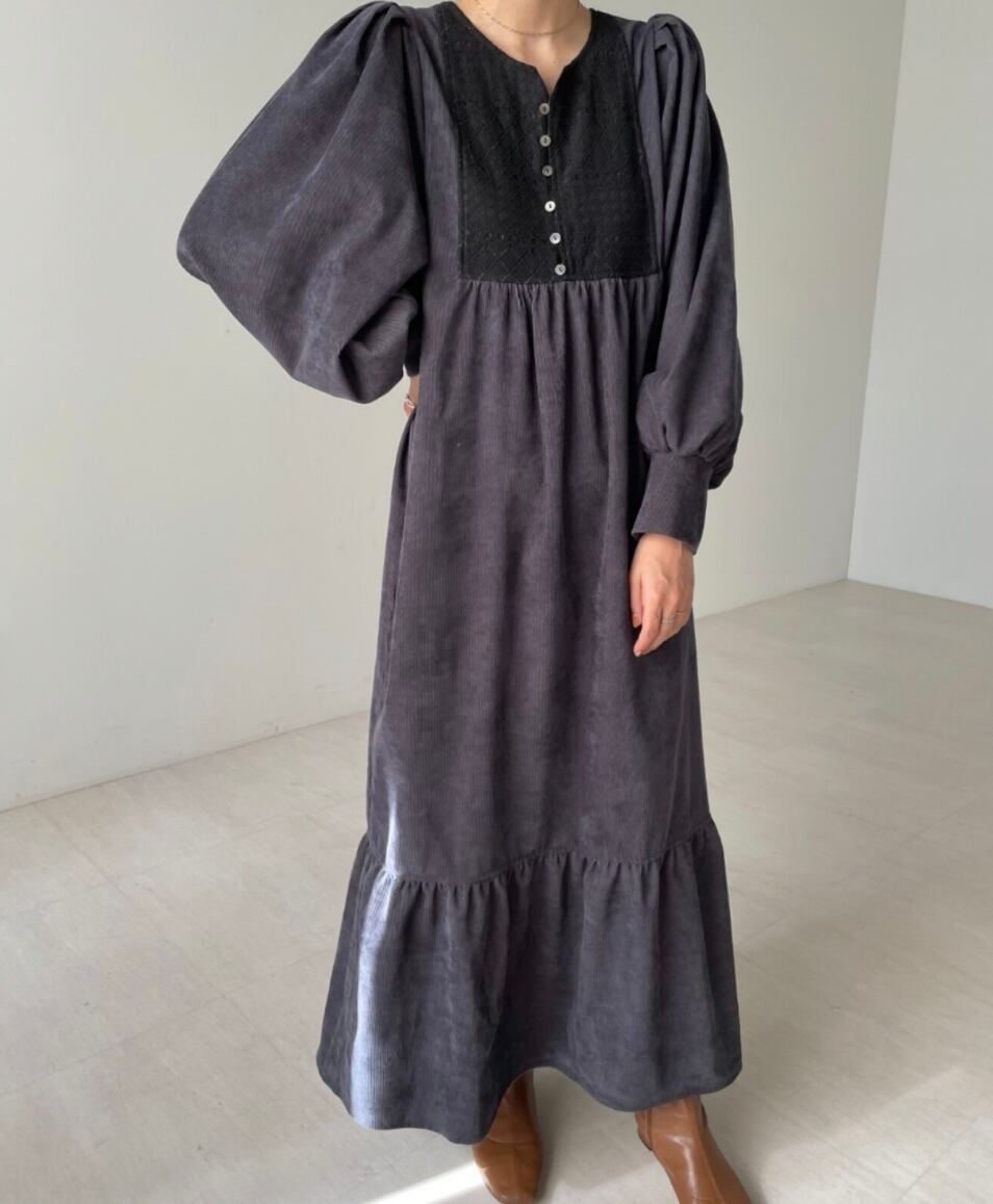 フロントレースフレアワンピース