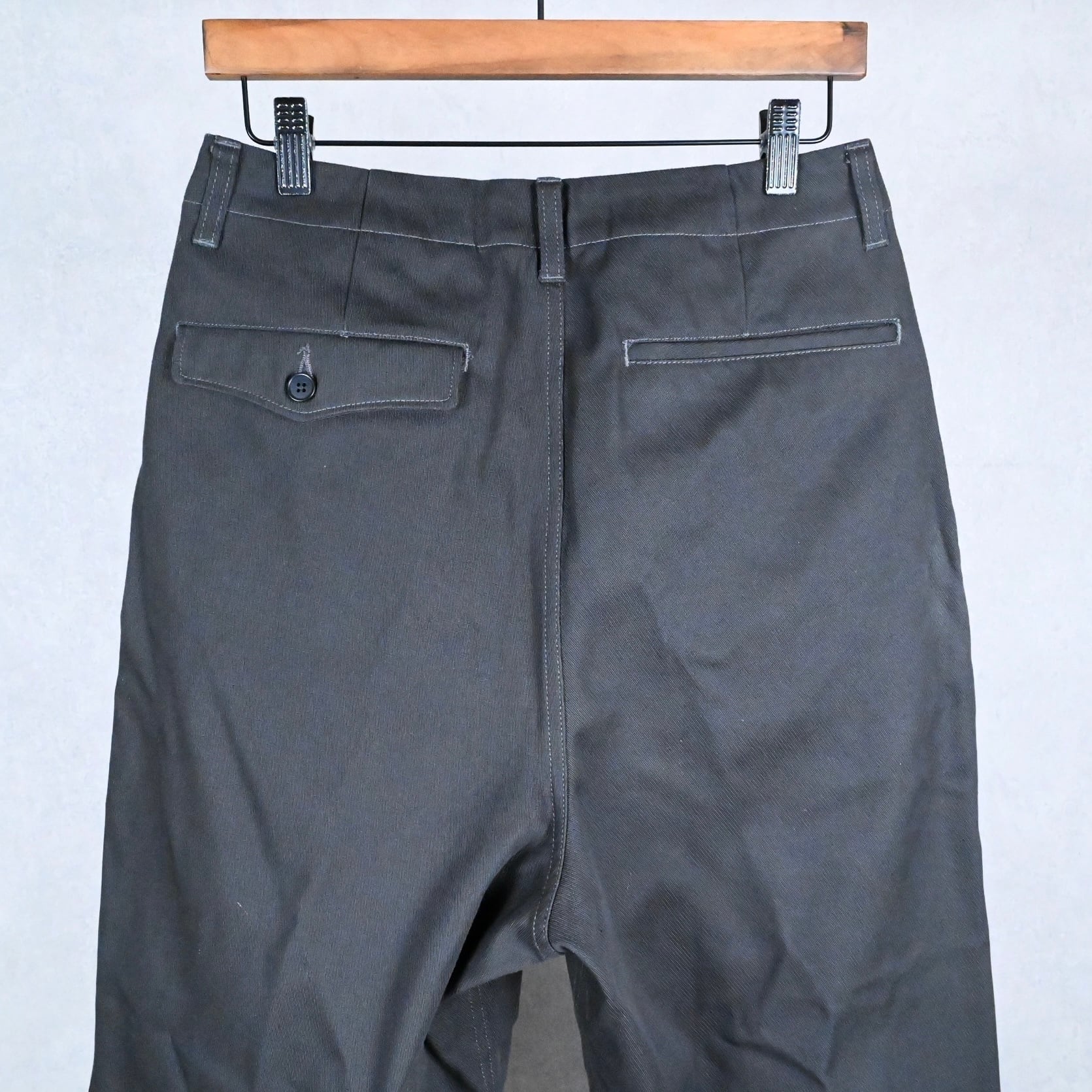 25SS》【STILL BY HAND】KNEE TACK TROUSERS スティルバイハンド