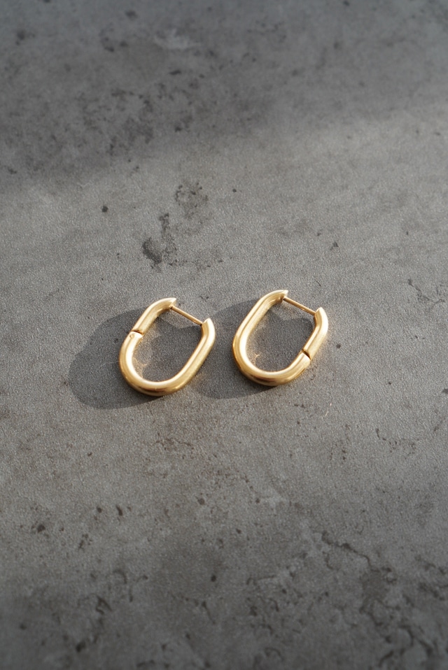 80.Oval Pierce Gold