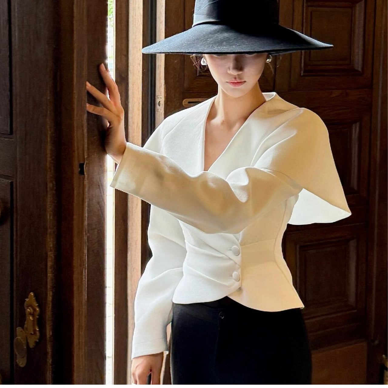 Cape Style Waist Mark Tops L00553