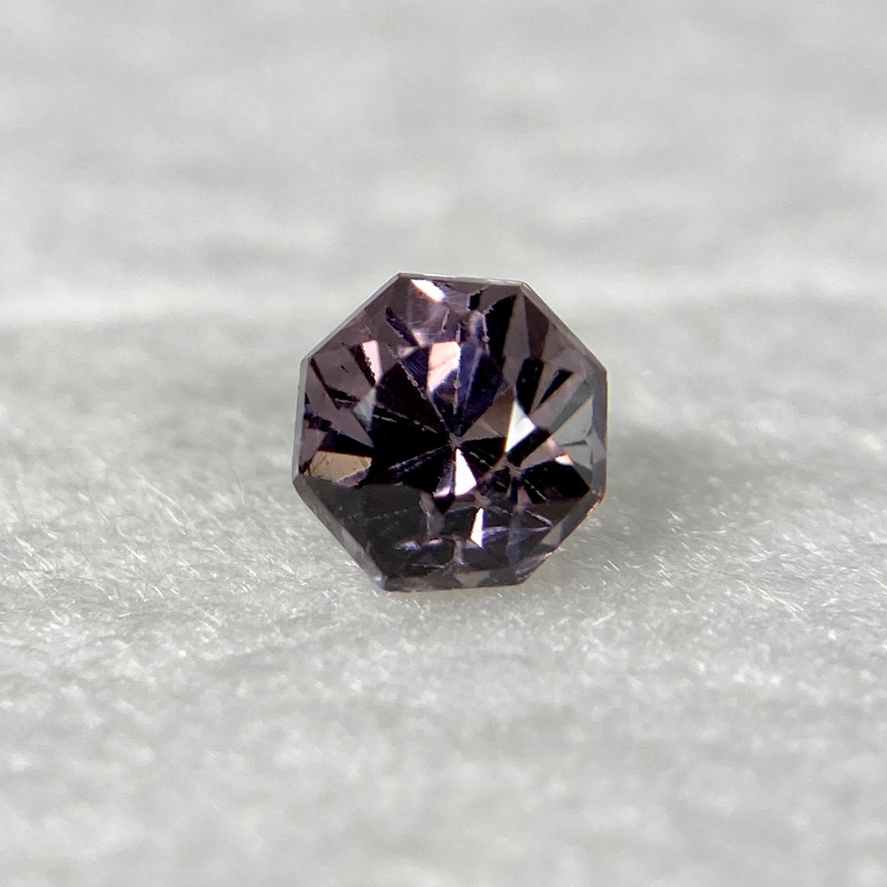 お花みたいなスピネル 約4mm-4.5mm  スペシャル No.2
