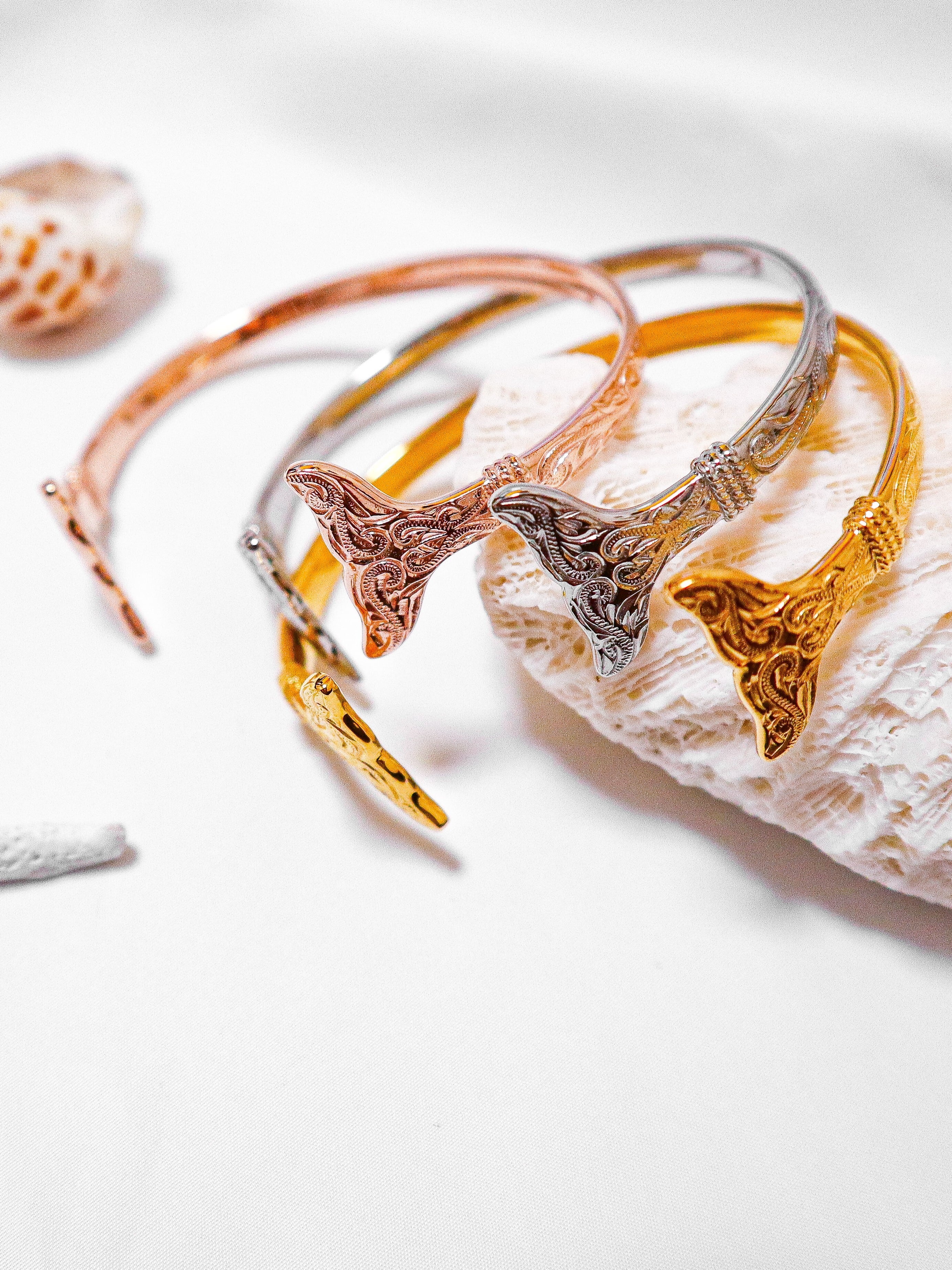 Hawaiian Whaletail Bangle | ALAINE