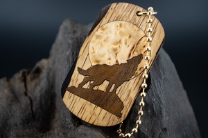 【音楽業界屈指の銘木】 ハカランダ ドッグタグ 象嵌 月と狼