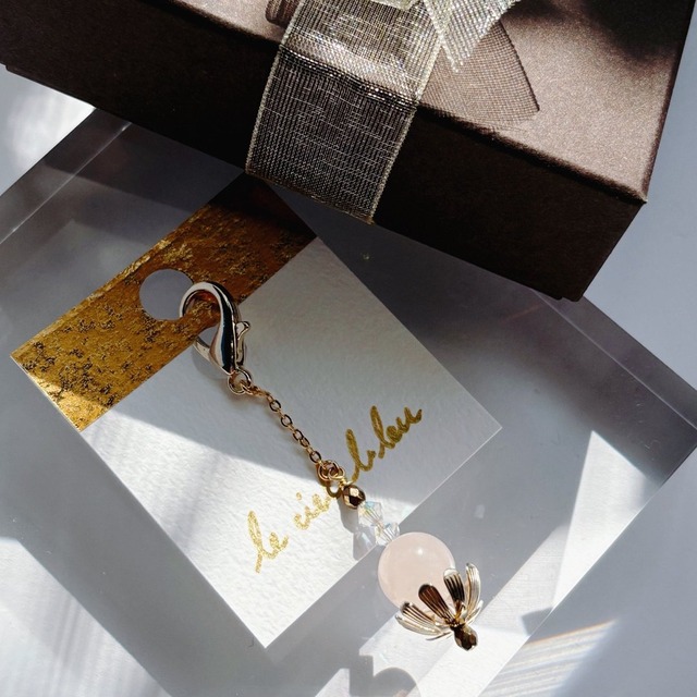 大人のキーホルダー　ローズクォーツ　ゴールド／シルバー