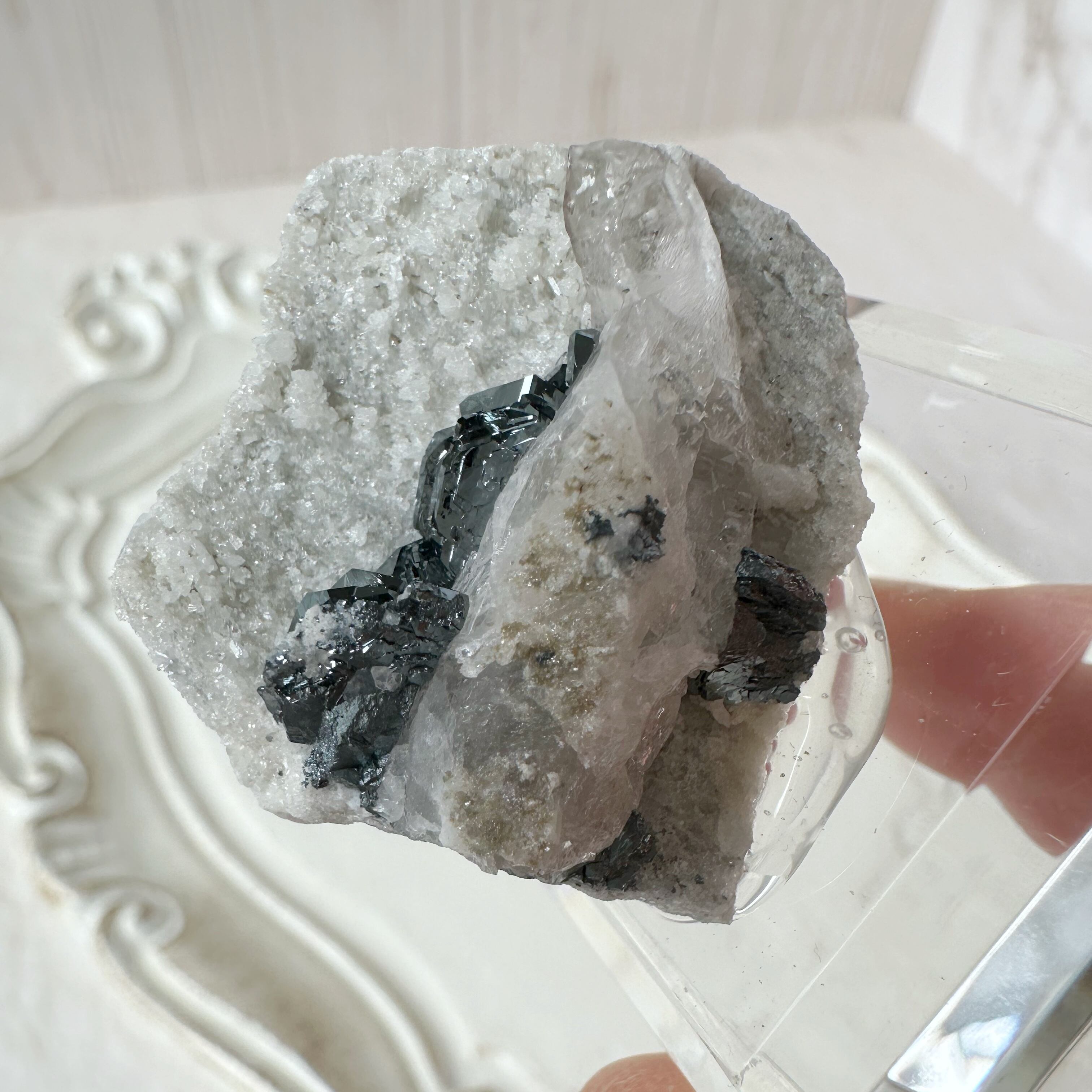 大切な存在】アイアンローズ ヘマタイトローズ オン クォーツ 赤鉄鉱