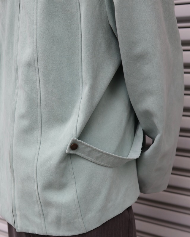 Coloring detail zip blouson