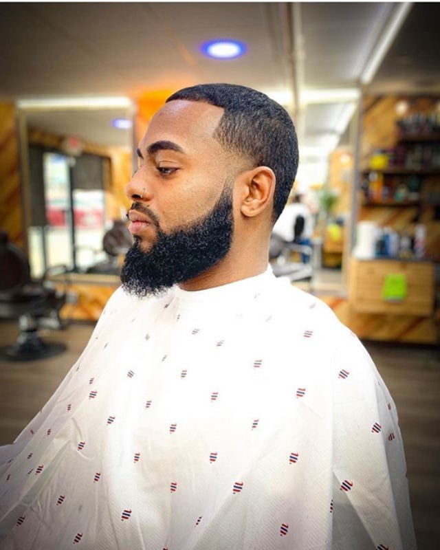 BARBER STRONG カットクロス　ホワイトｘトリコロールシールドロゴ