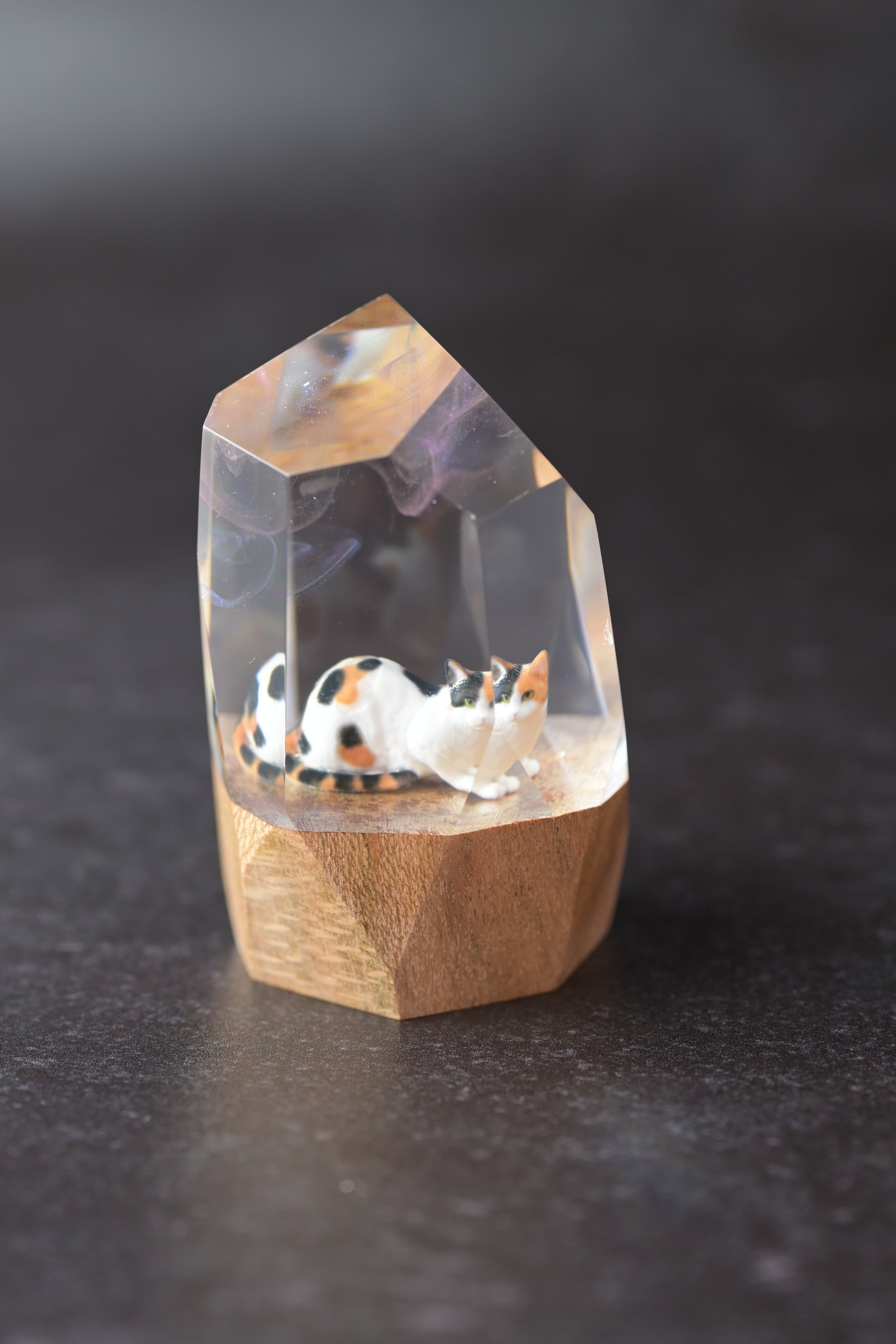 ねこの幸福屋|木とレジンのアクセサリーとオブジェ|ウッドレジン