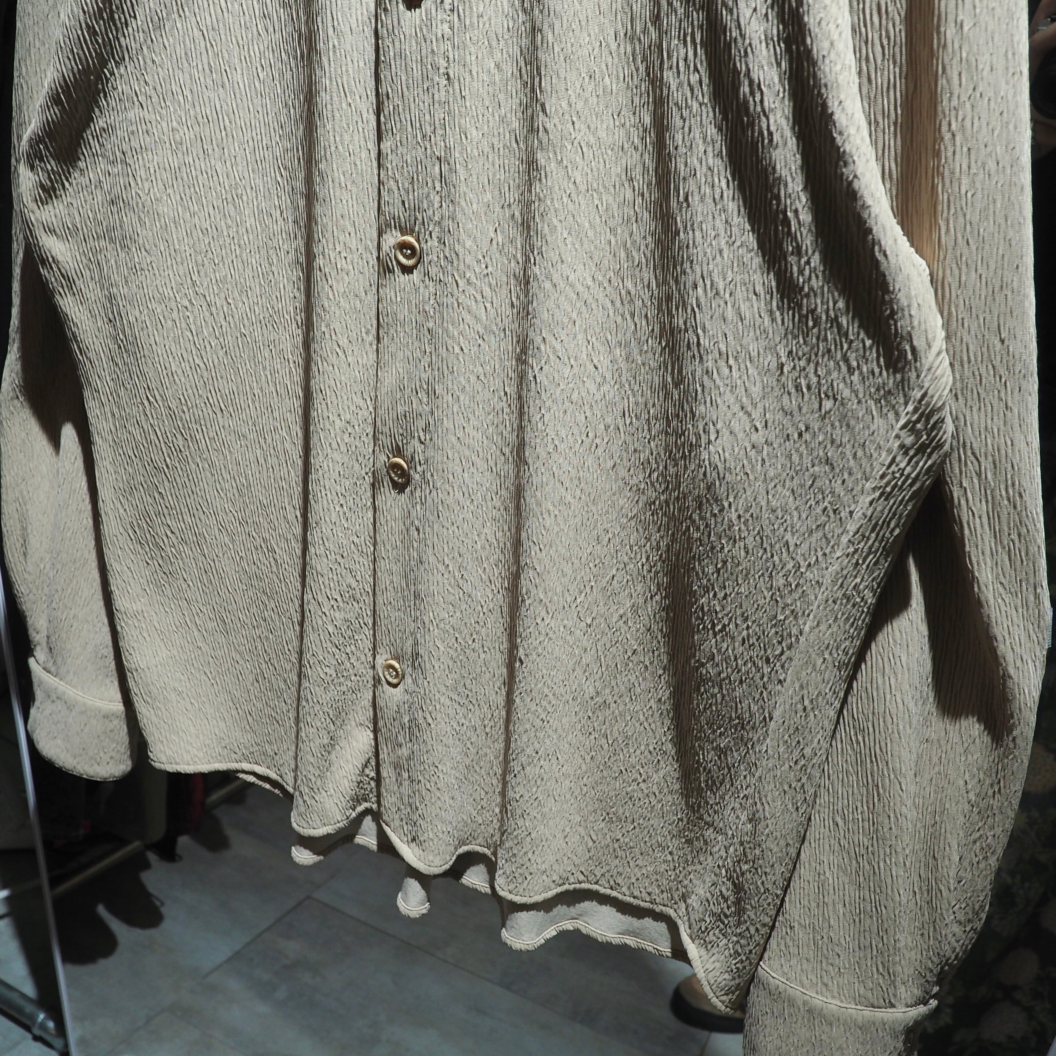 Beautiful Ecru white pleats Design vintage loose open collar shirt