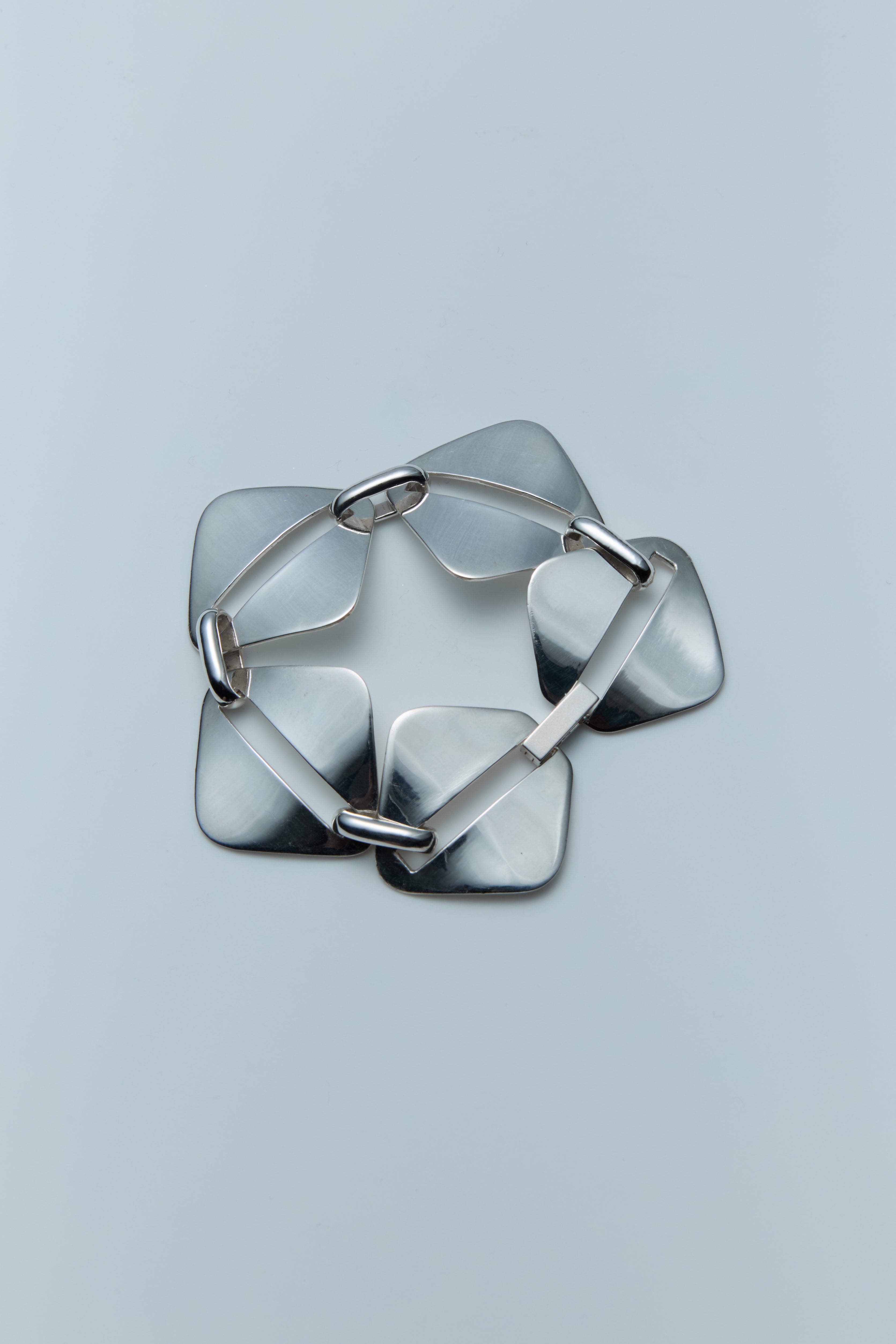 NOAARK / Carncion Diamonds Medium Plain Bracelet (B105)