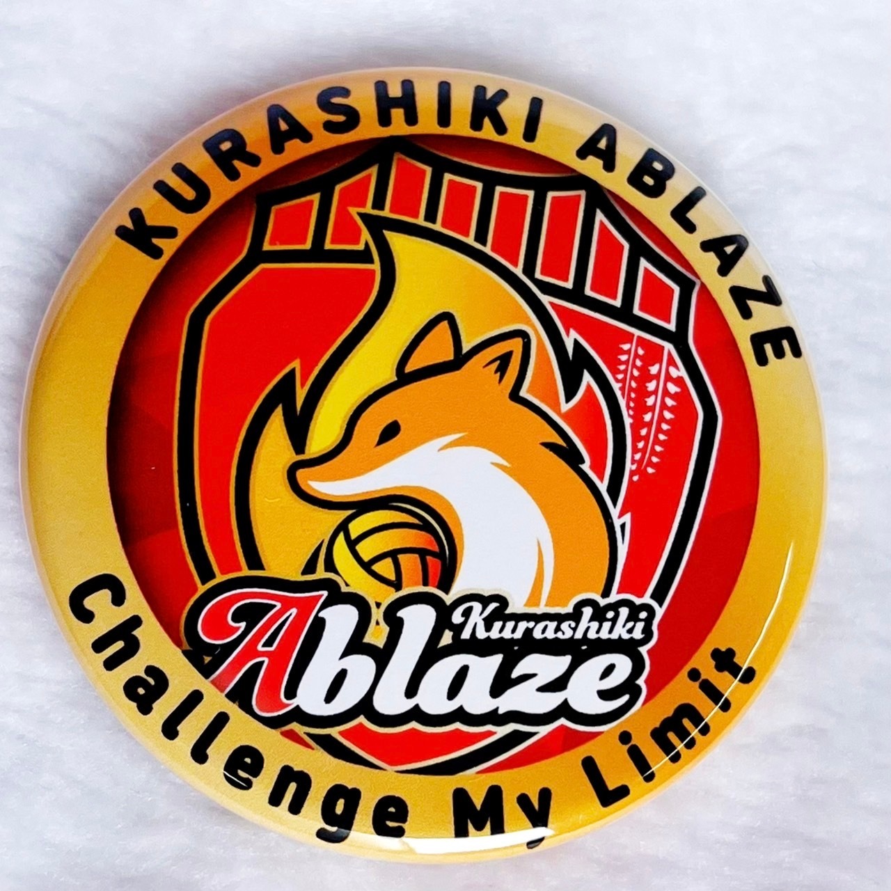 缶バッチ（赤）　　＜Tin badge (red)＞