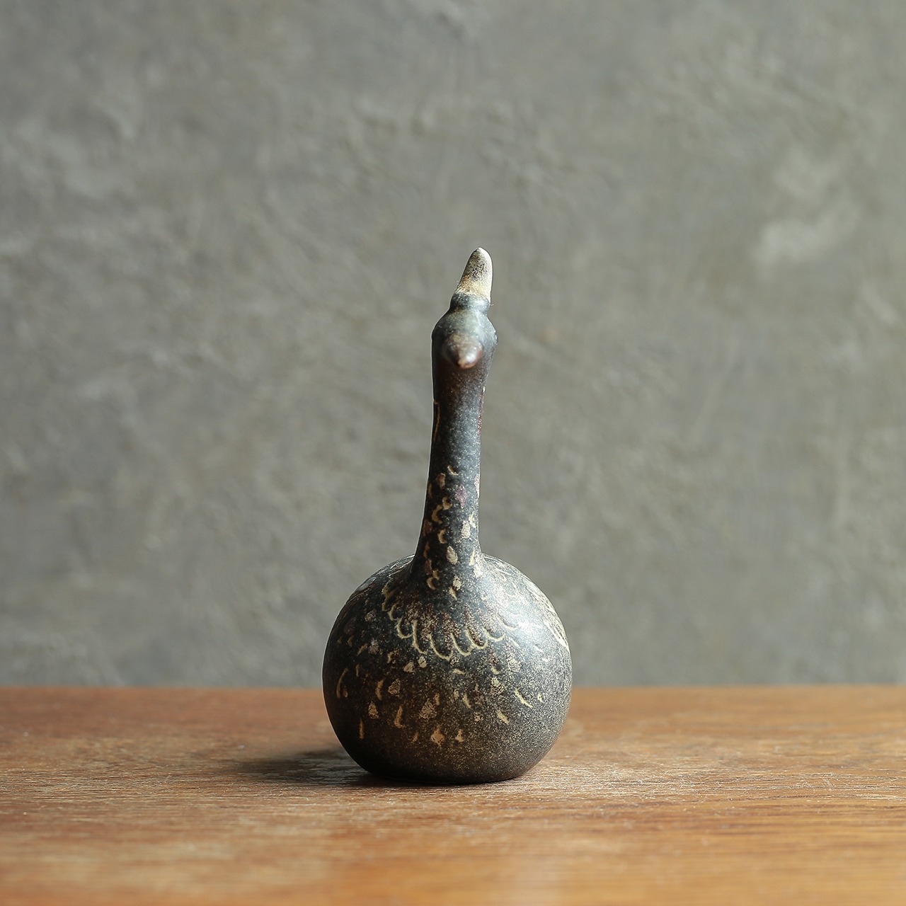 とさかが立派な、陶器の鳥