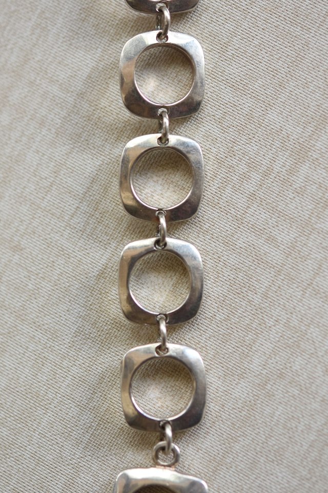 IORI/"Tiffany & Co." bracelet/square cushion
