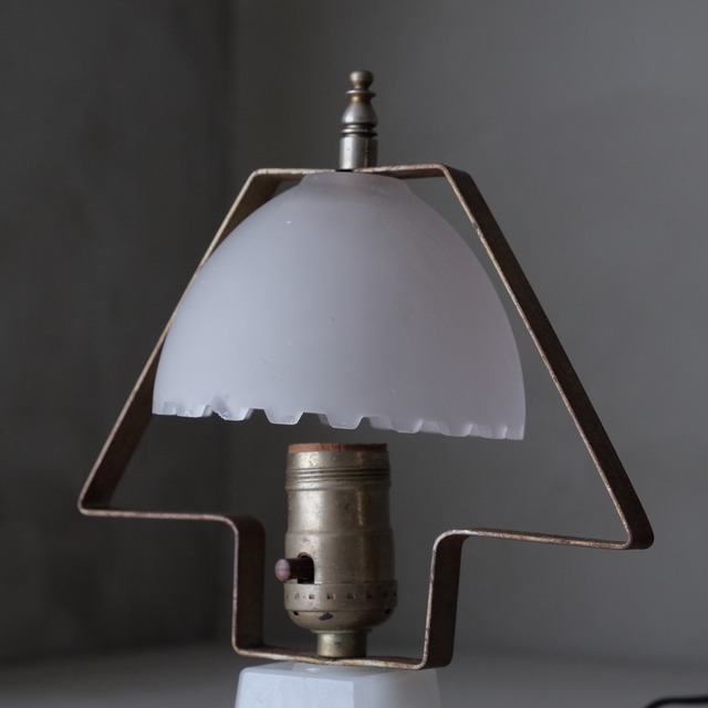 Table lamp